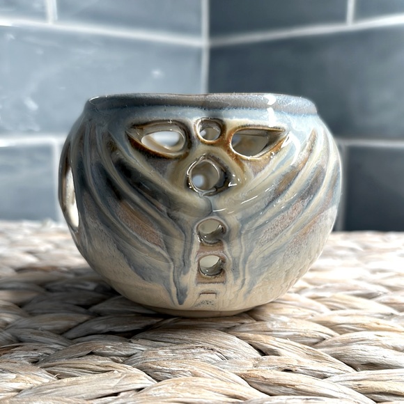 Vintage‎ 90s Bay Pottery Votive Holder with Lovely Cut Outs - Picture 1 of 5